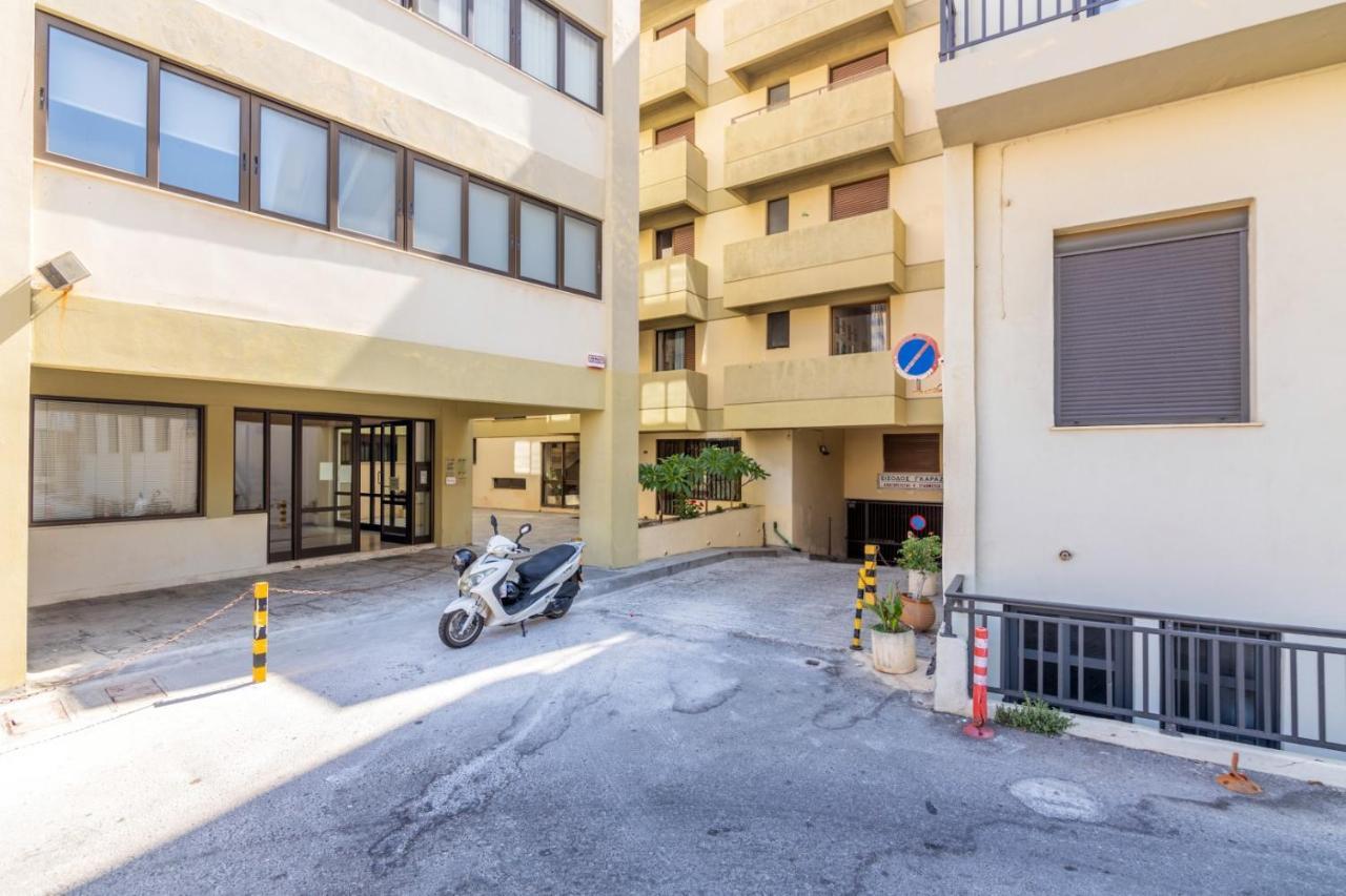 Apartamento City Center With Free Parking And Port Side View Heraclión Exterior foto
